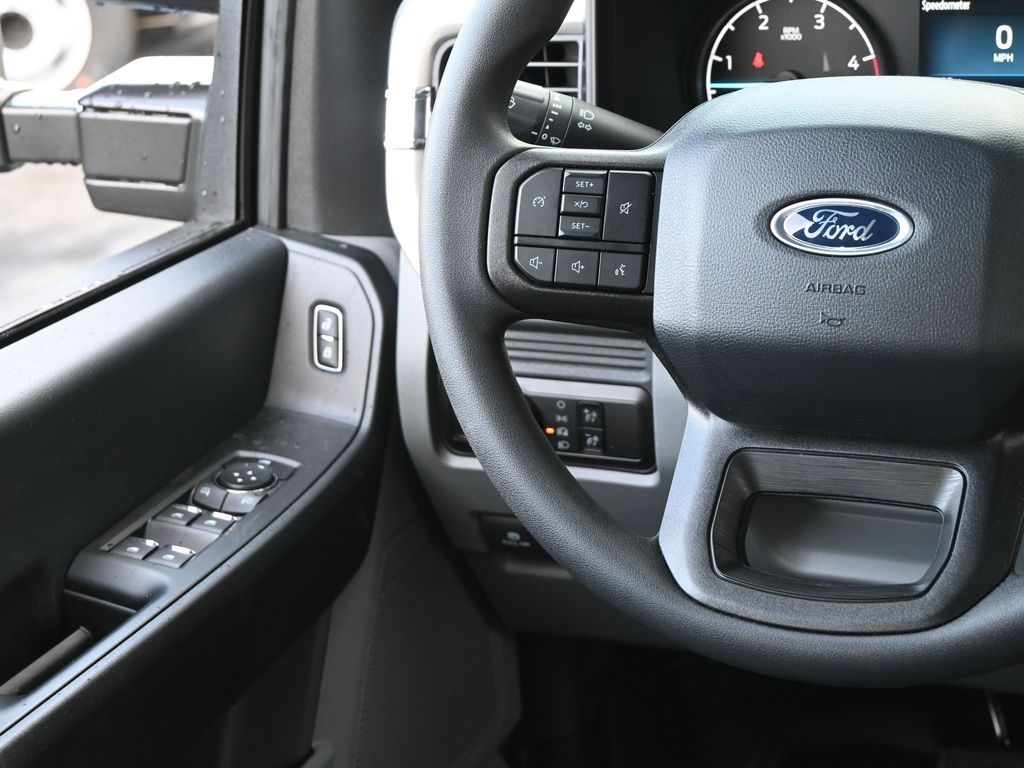 2025 Ford F-250 Super Duty XL