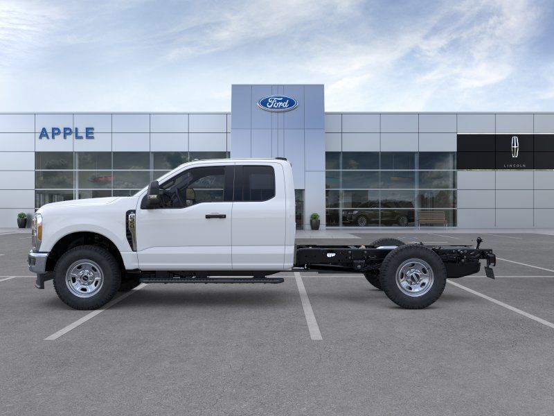 2026 Ford F-350 Chassis XL