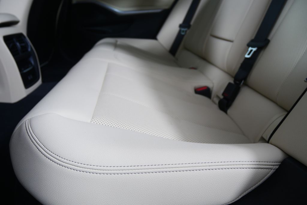 Thumbnail: 2025 BMW 3 Series - 15