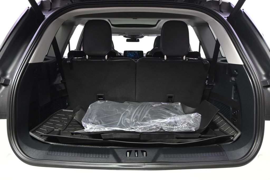 New 2026 White Lincoln Reserve image 20