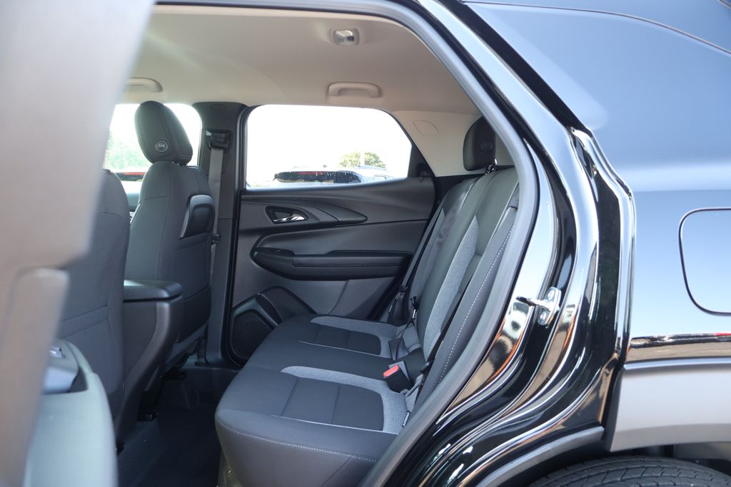 Thumbnail: 2026 Chevrolet TrailBlazer - 32