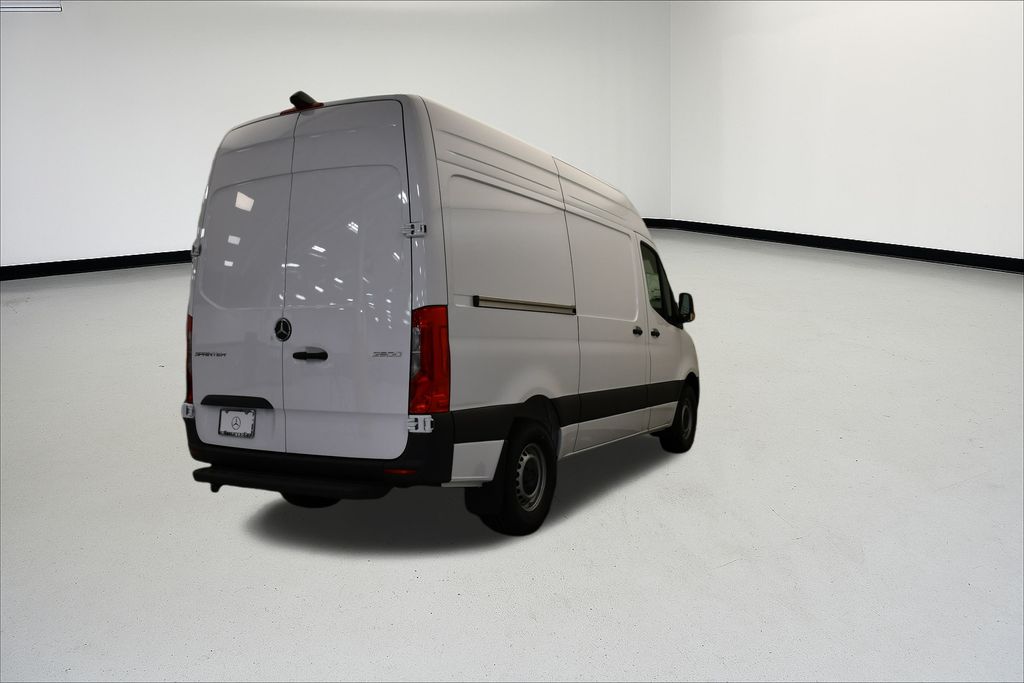 Thumbnail: 2026 Mercedes-Benz Sprinter - 9