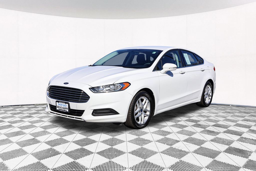 2016 Ford Fusion SE 12