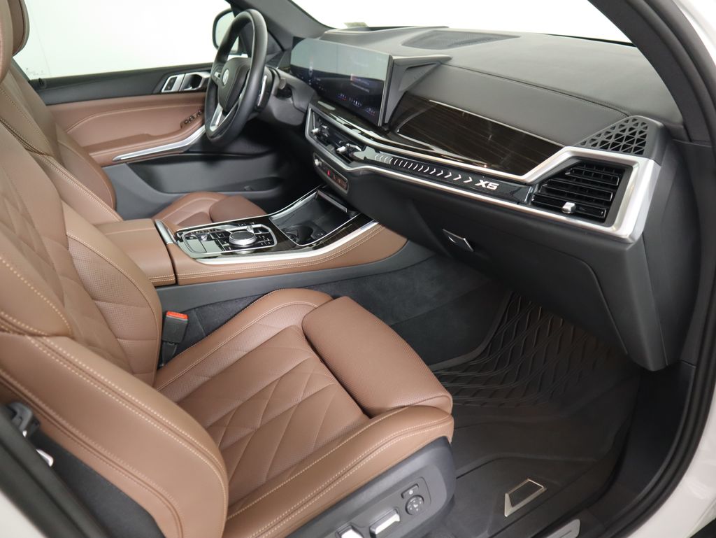 Thumbnail: 2024 BMW X5 - 18