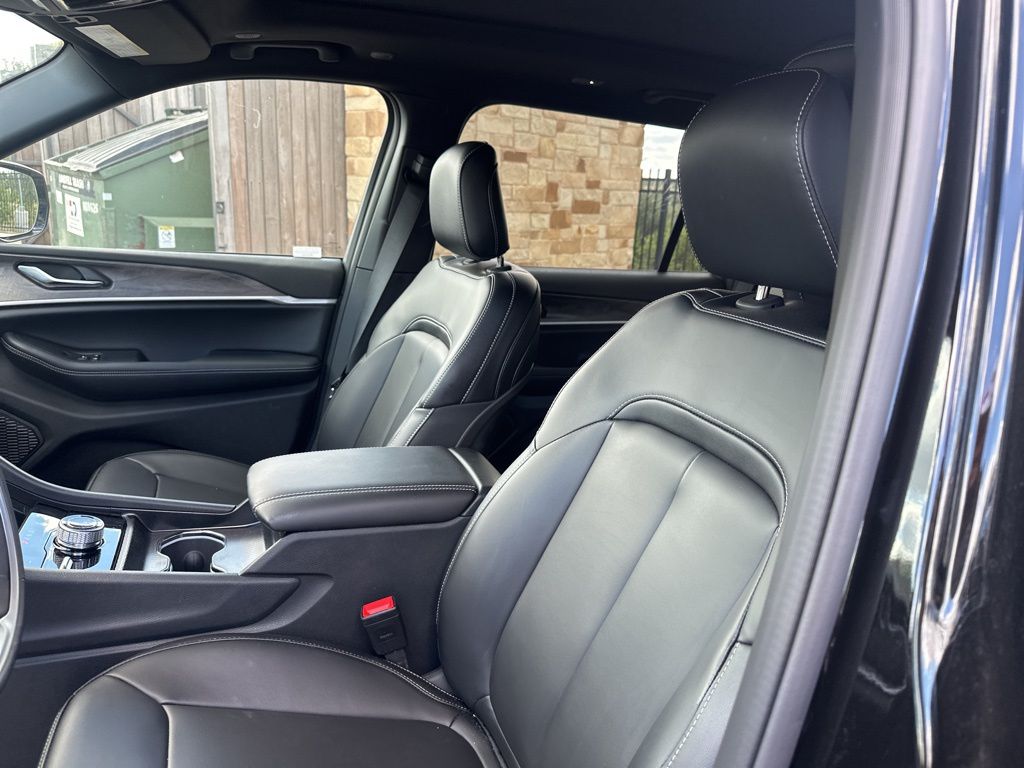 New Car 2025 Jeep Grand Cherokee L  Limited For Sale Under $50,000 In Austin, Texas