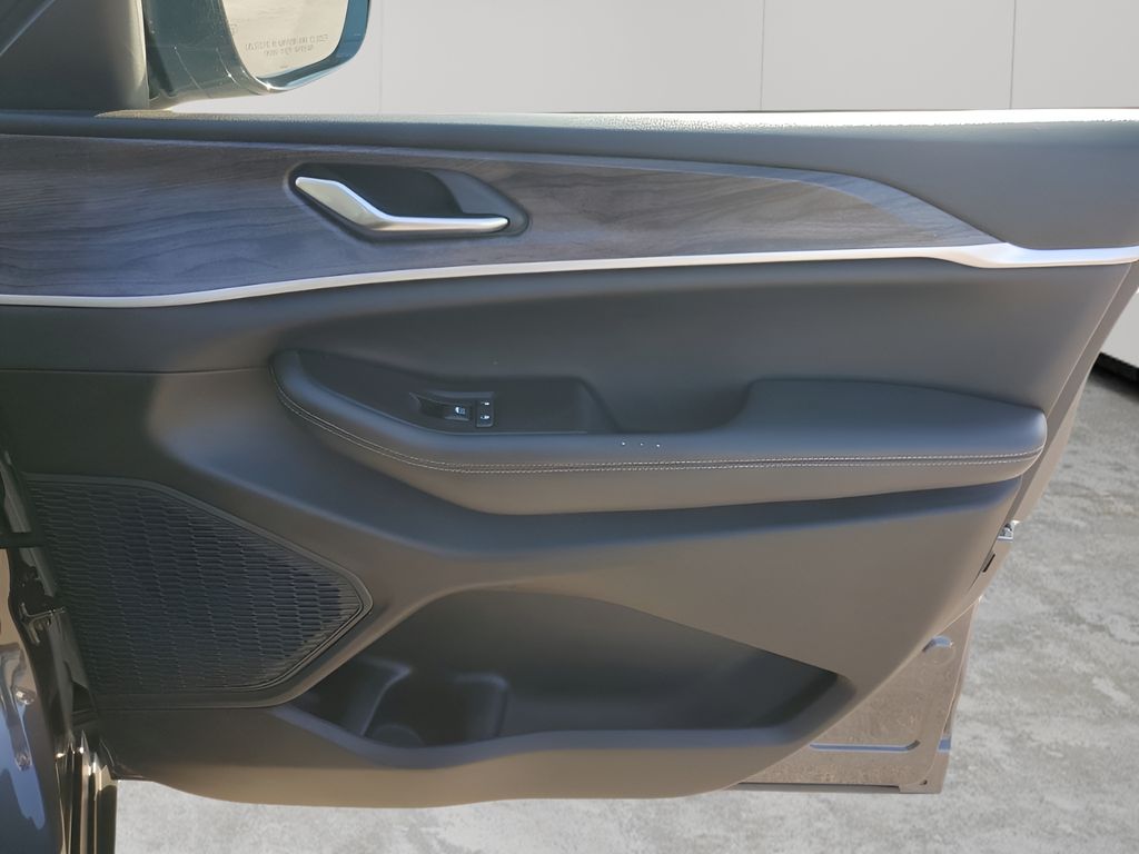 Used Car 2023 Jeep Grand Cherokee L  Limited For Sale Under $30,000 In Austin, Texas