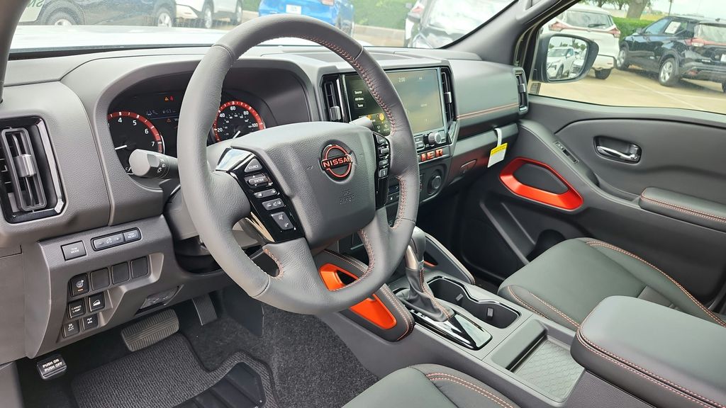 2025 Nissan Frontier