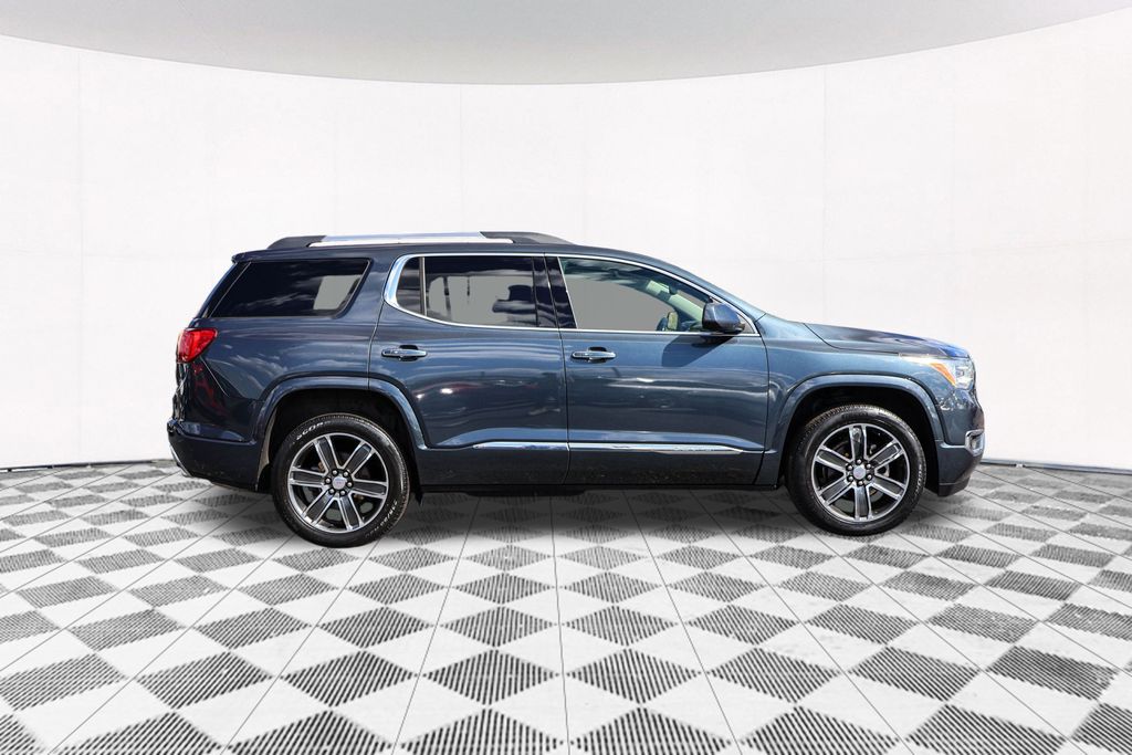 2019 GMC Acadia Denali 8