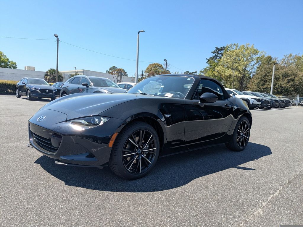 2026 Mazda MX-5 Miata Grand Touring