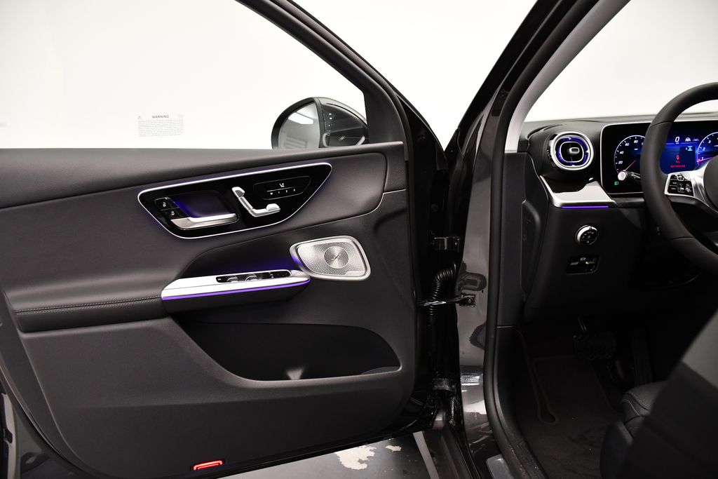 Thumbnail: 2025 Mercedes-Benz GLC - 30