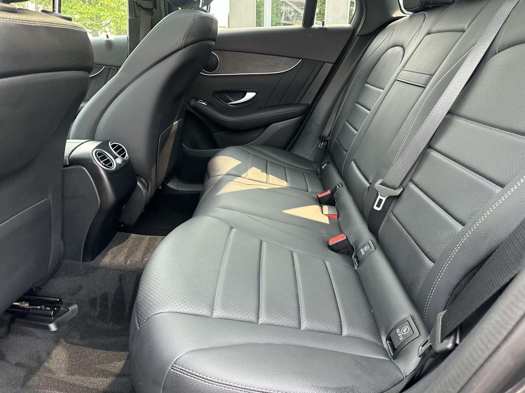 2022 Mercedes-Benz GLC 300 15