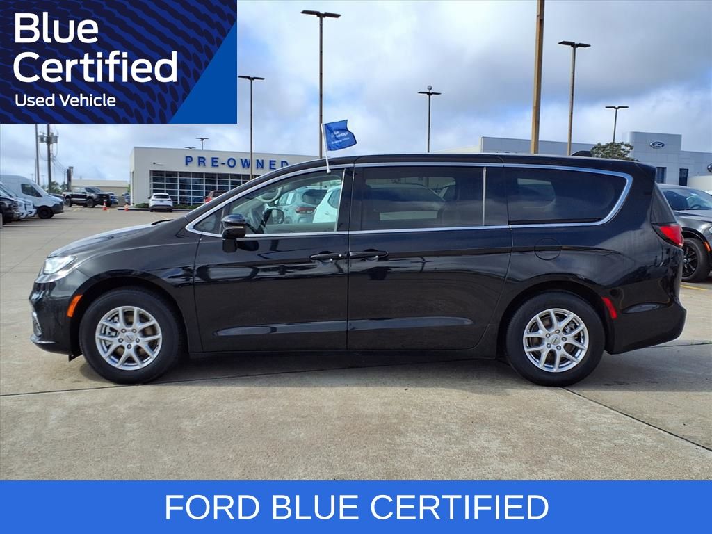 2024 Chrysler Pacifica Touring L - 2