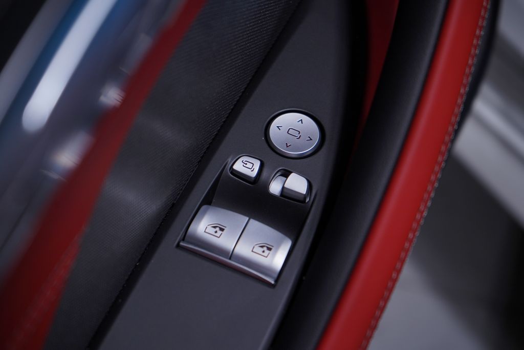 Thumbnail: 2026 BMW 8 Series - 13