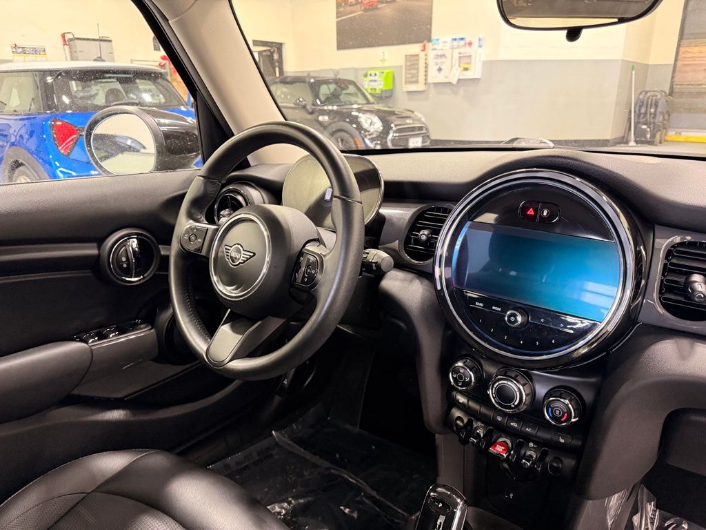 Thumbnail: 2022 MINI Cooper - 31