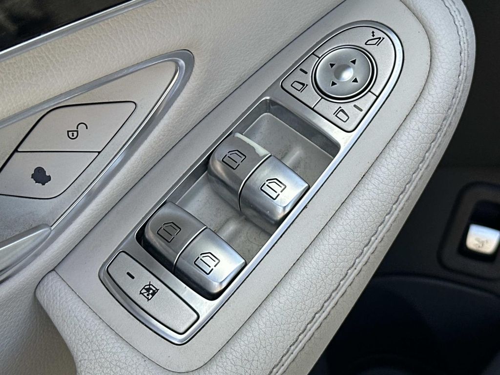 Thumbnail: 2016 Mercedes-Benz C-Class - 18