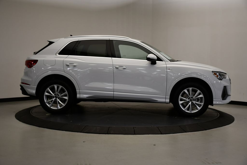 Thumbnail: 2025 Audi Q3 - 6