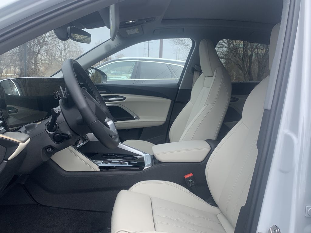 Thumbnail: 2025 Audi Q5 - 9