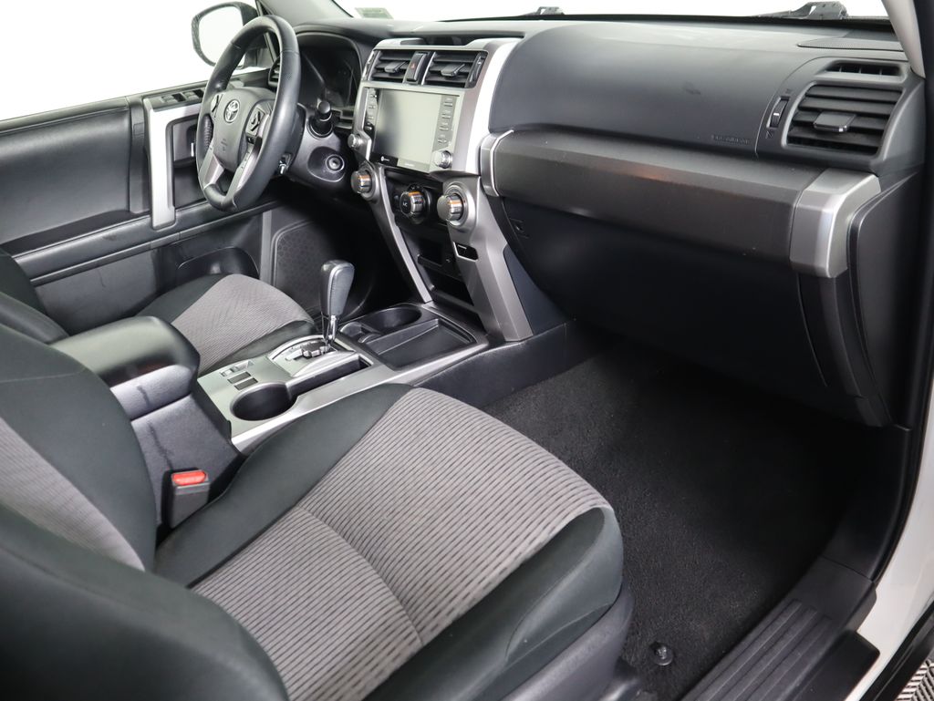 Thumbnail: 2021 Toyota 4Runner - 17