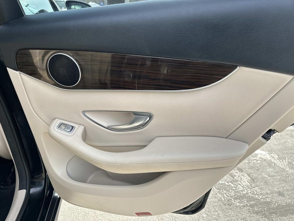 Thumbnail: 2019 Mercedes-Benz GLC - 22