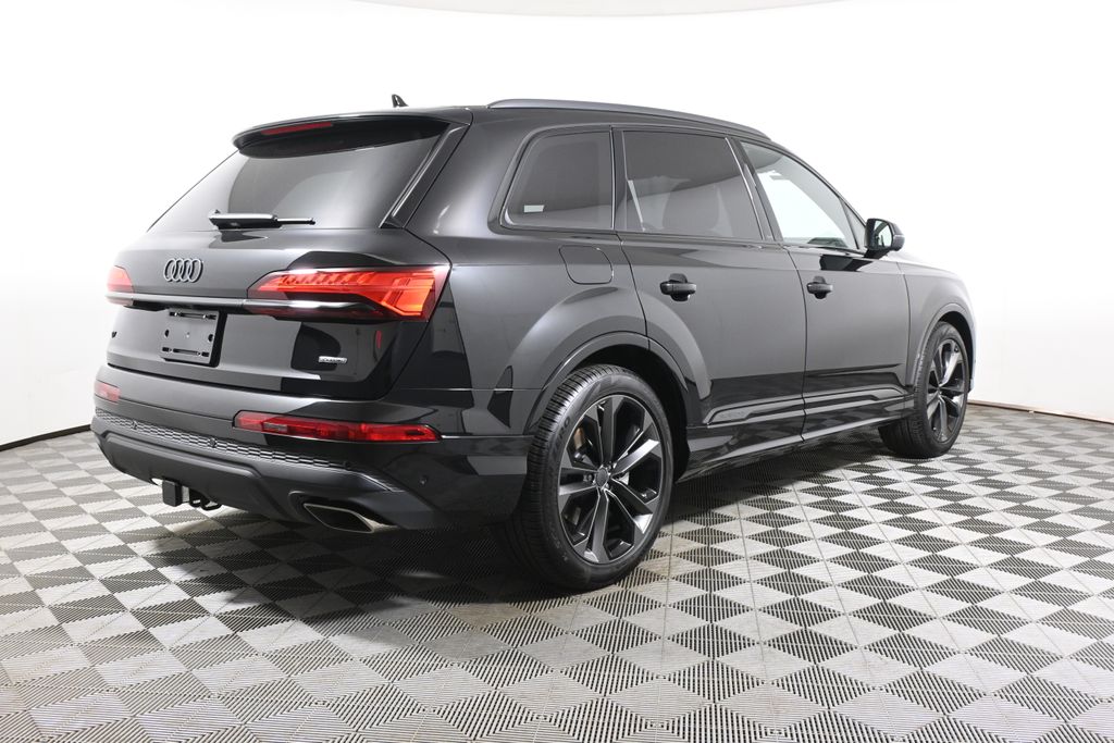 Thumbnail: 2026 Audi Q7 - 7