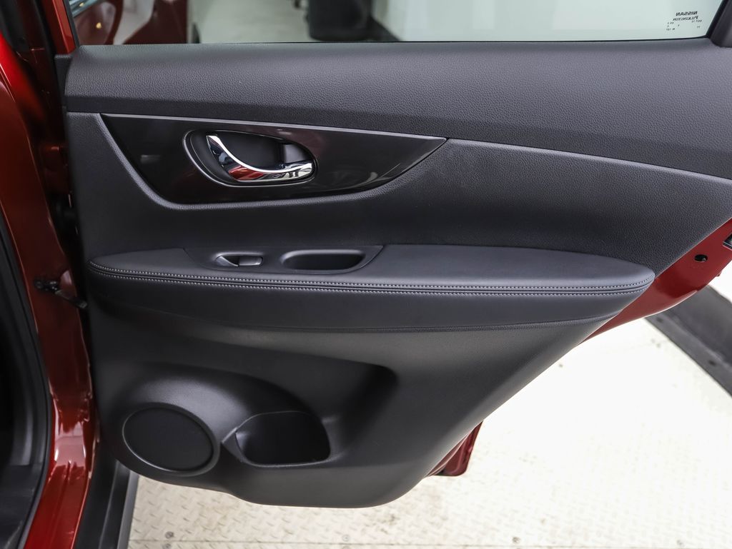 Thumbnail: 2020 Nissan Rogue - 24