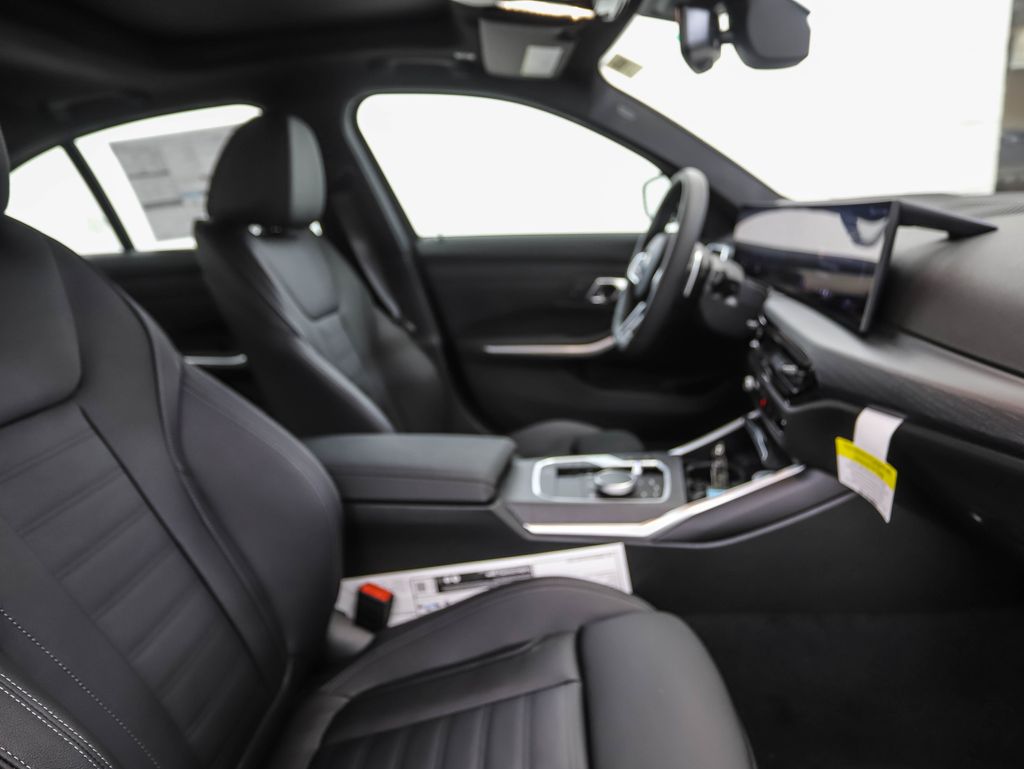 Thumbnail: 2025 BMW 3 Series - 30