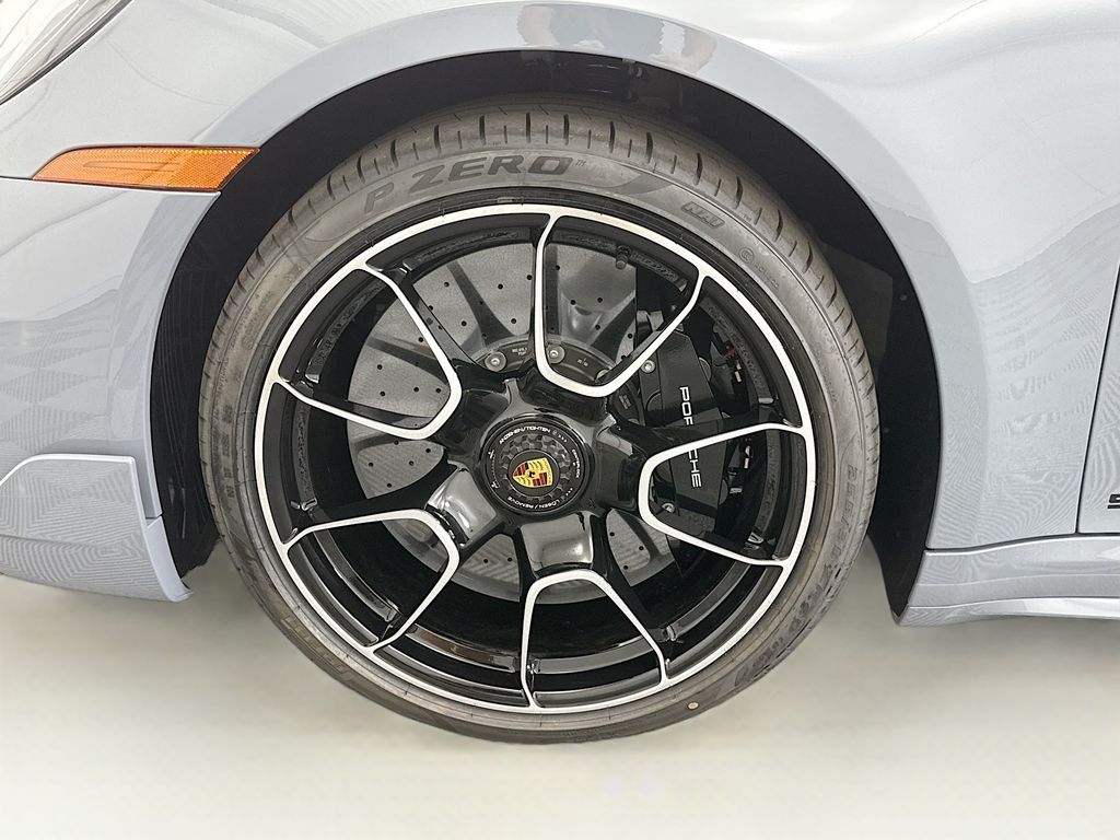 Thumbnail: 2025 Porsche 911 - 29