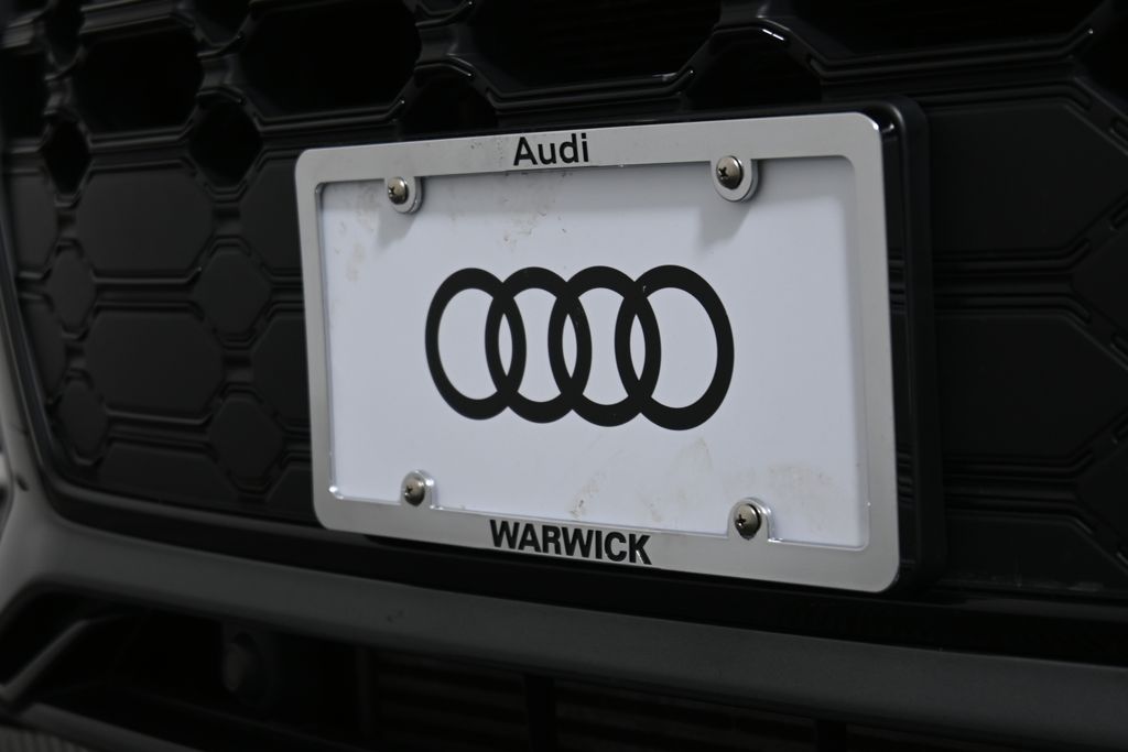 Thumbnail: 2025 Audi SQ5 - 13