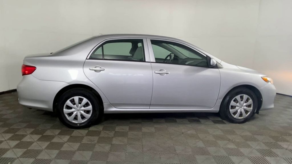 2010 Toyota Corolla LE 9