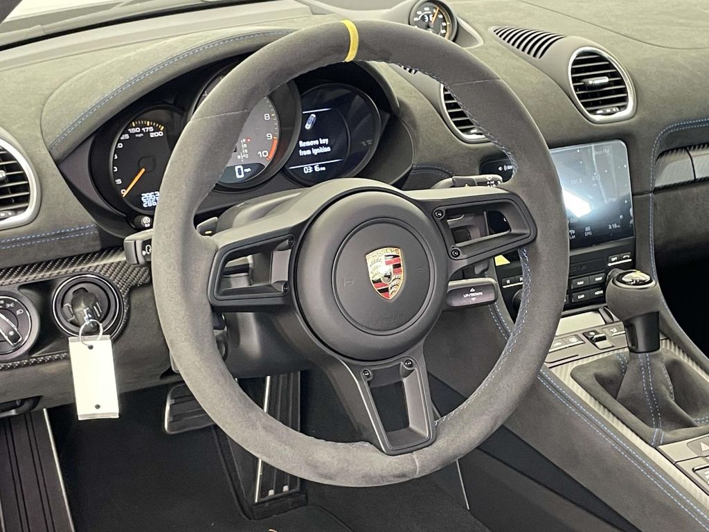2025 Porsche 718 Cayman GT4 RS - 3