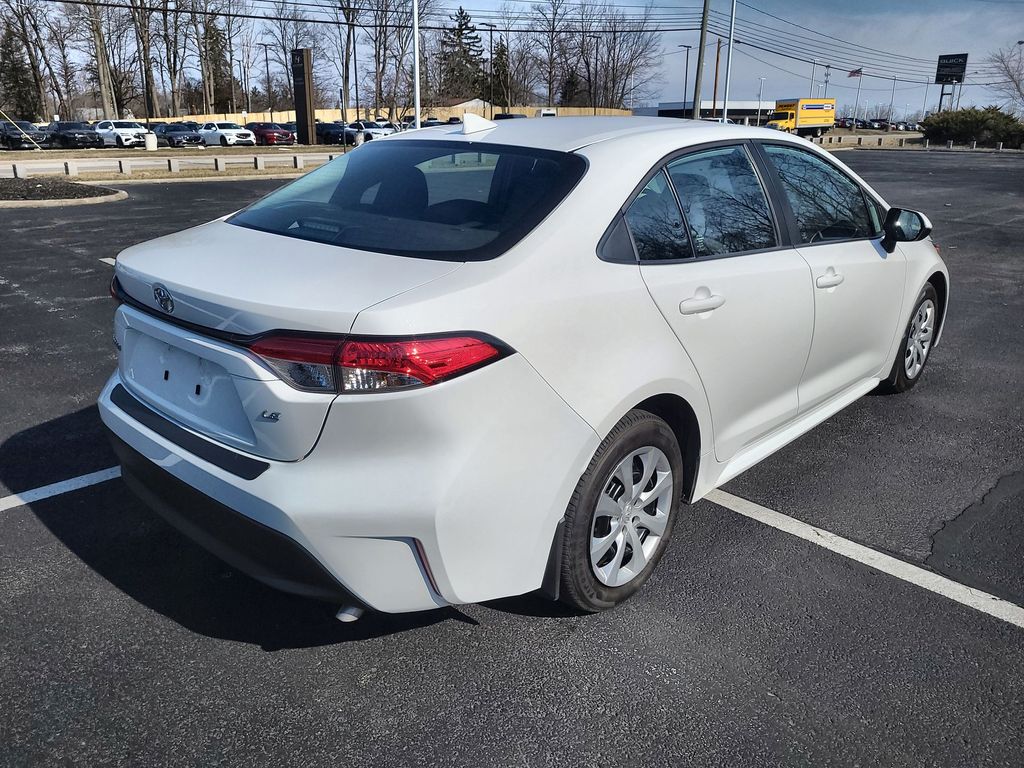 2023 Toyota Corolla LE 3