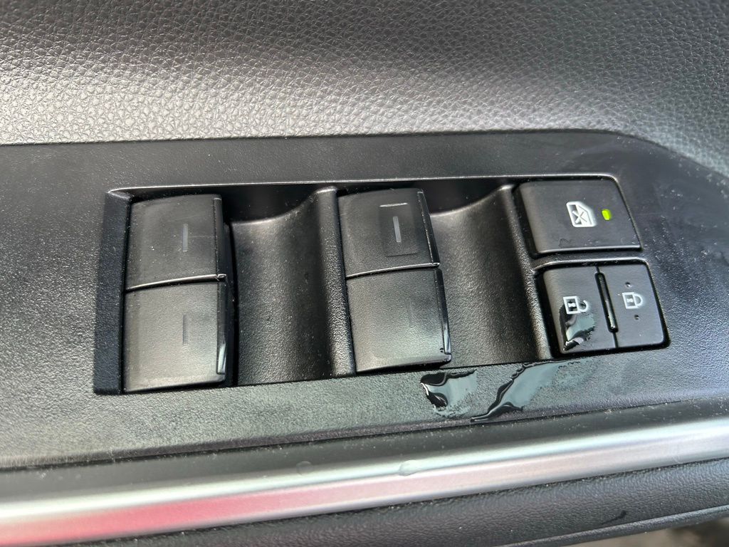 2023 Toyota Highlander XLE 18