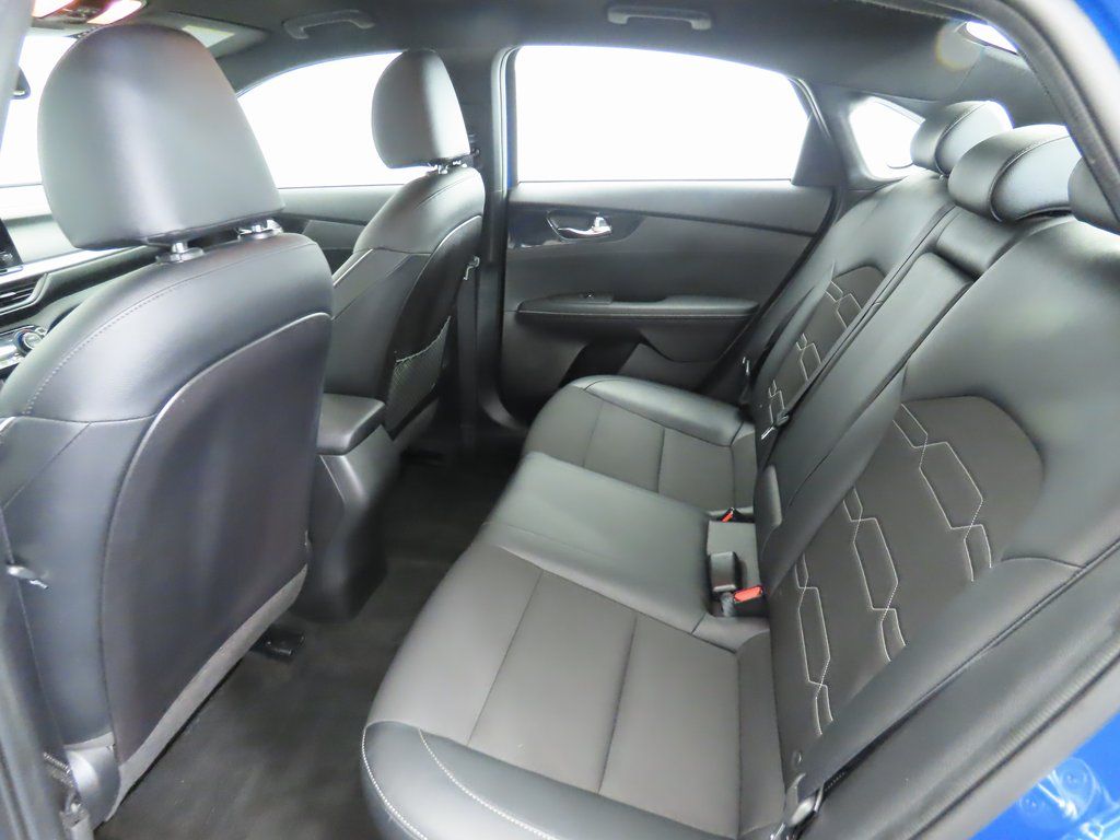 Thumbnail: 2022 Kia Forte - 22