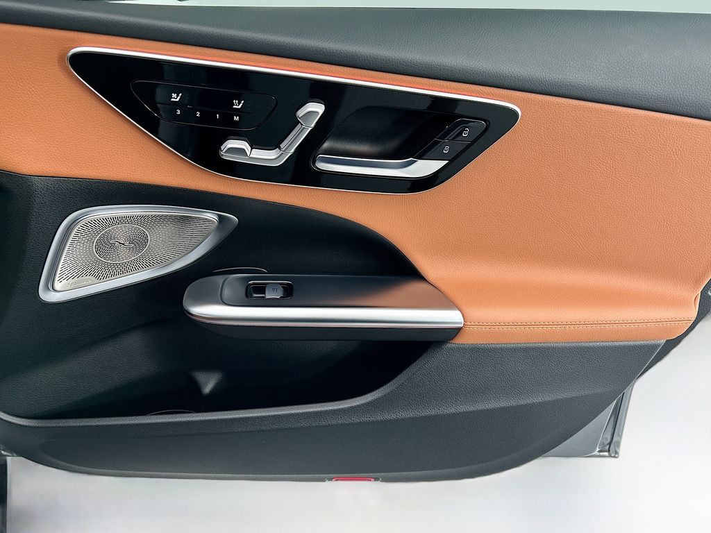 Thumbnail: 2025 Mercedes-Benz C-Class - 24