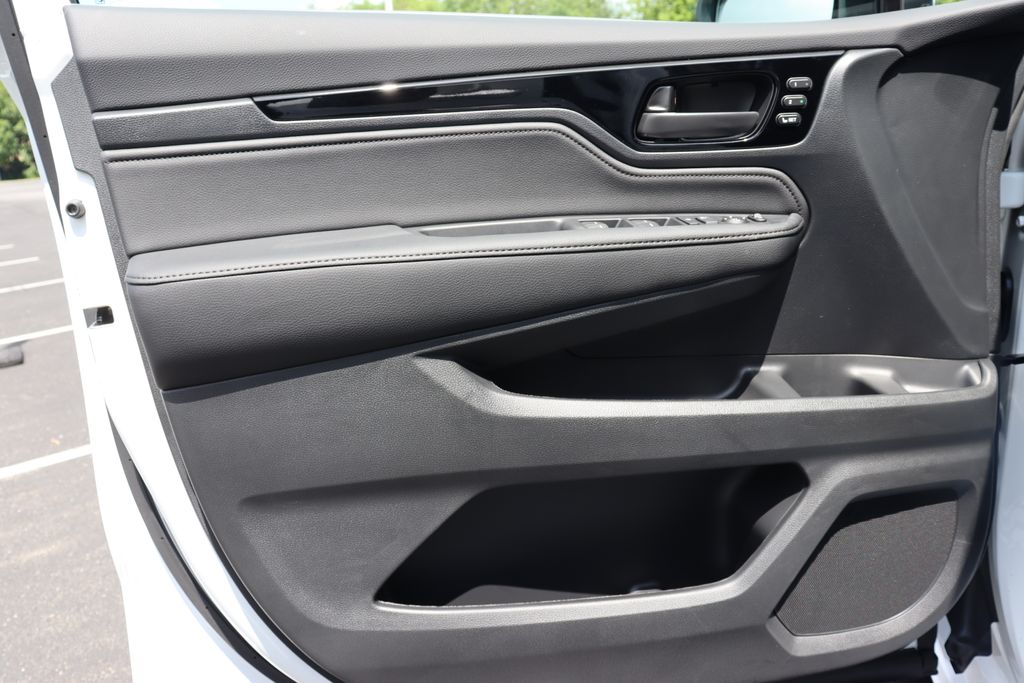 Thumbnail: 2026 Honda Odyssey - 30