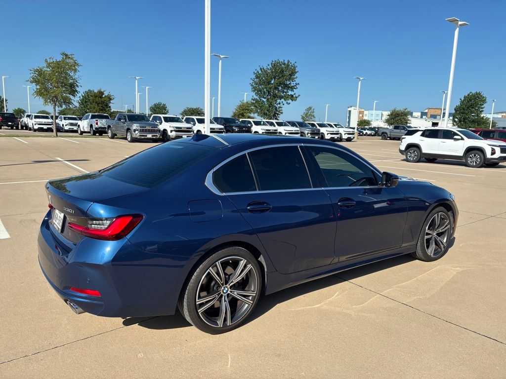 Used 2024 Blue BMW 330i image 4