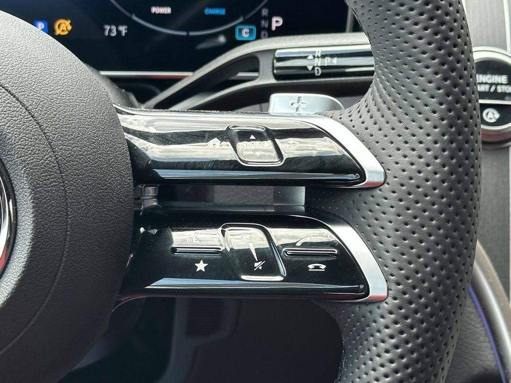 2025 Mercedes-Benz GLC 300 11