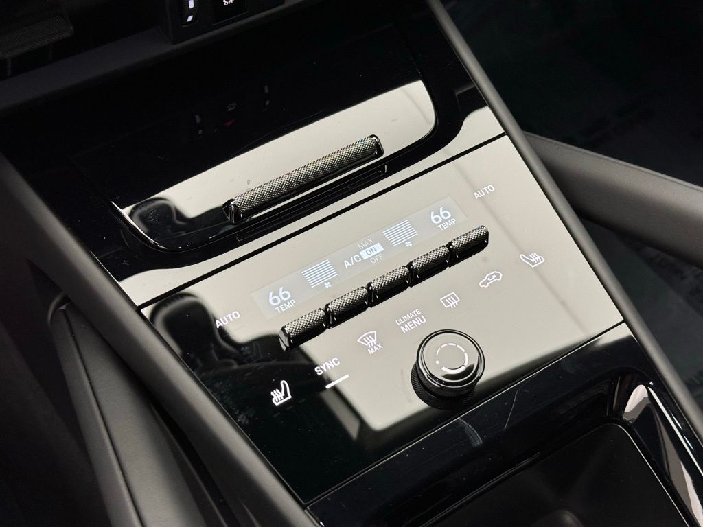 Thumbnail: 2024 Porsche  - 19