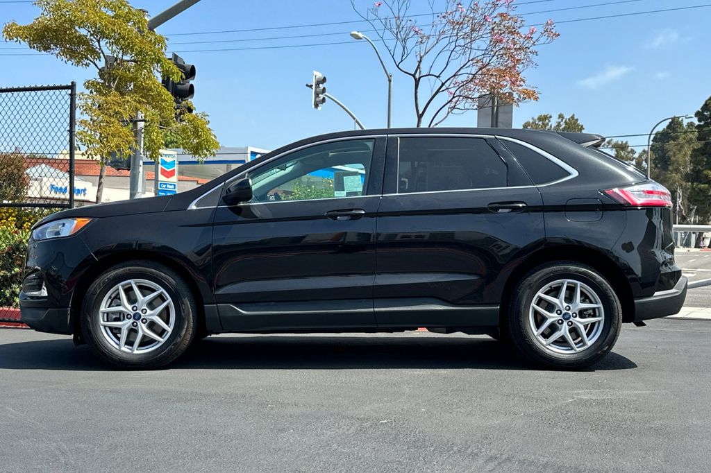 2022 Ford Edge SEL photo