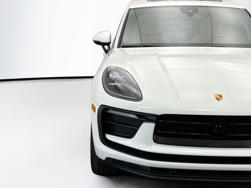 Thumbnail: 2023 Porsche Macan - 12