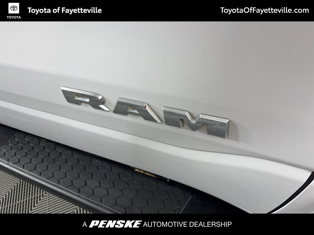 Thumbnail: 2025 RAM 1500 - 9