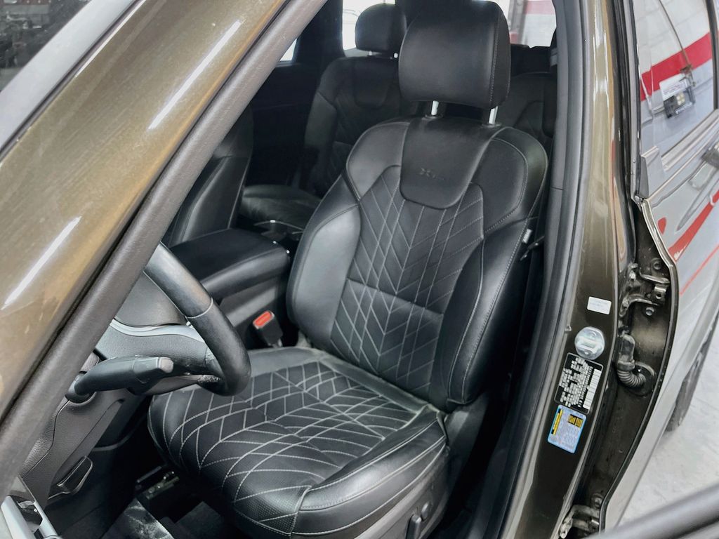 Used 2024 Green Kia EX X-Line image 19