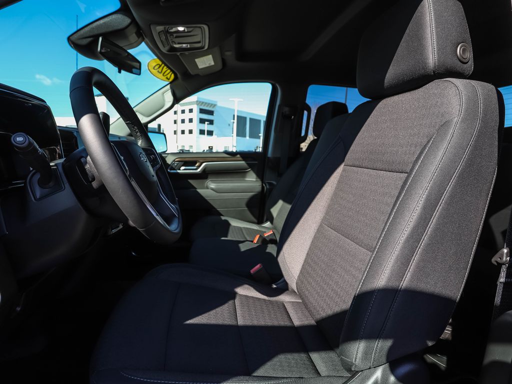 Thumbnail: 2026 Chevrolet Silverado 1500 - 11