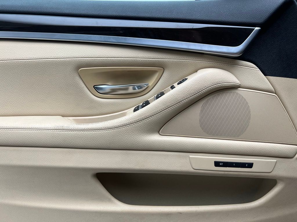 Thumbnail: 2015 BMW 5 Series - 21