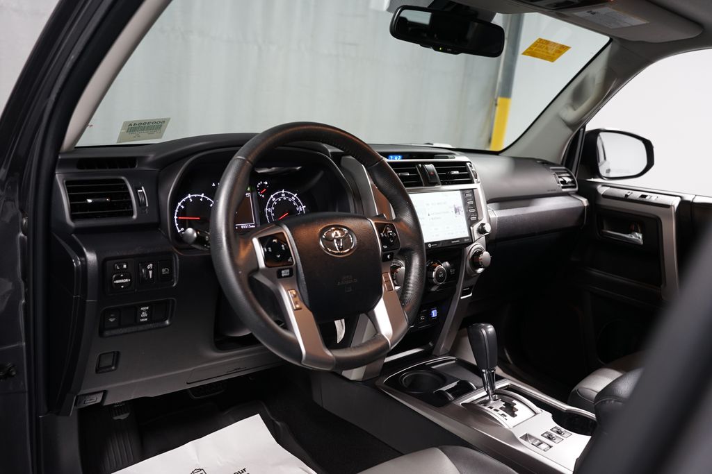 Thumbnail: 2020 Toyota 4Runner - 12
