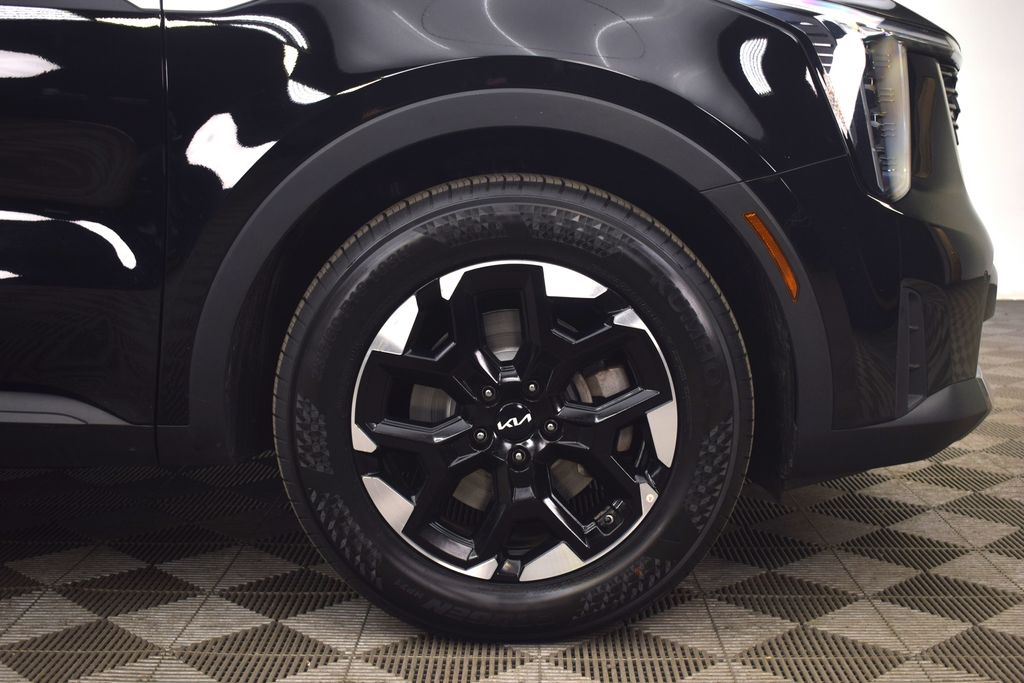 used 2024 Kia Sorento car, priced at $25,500