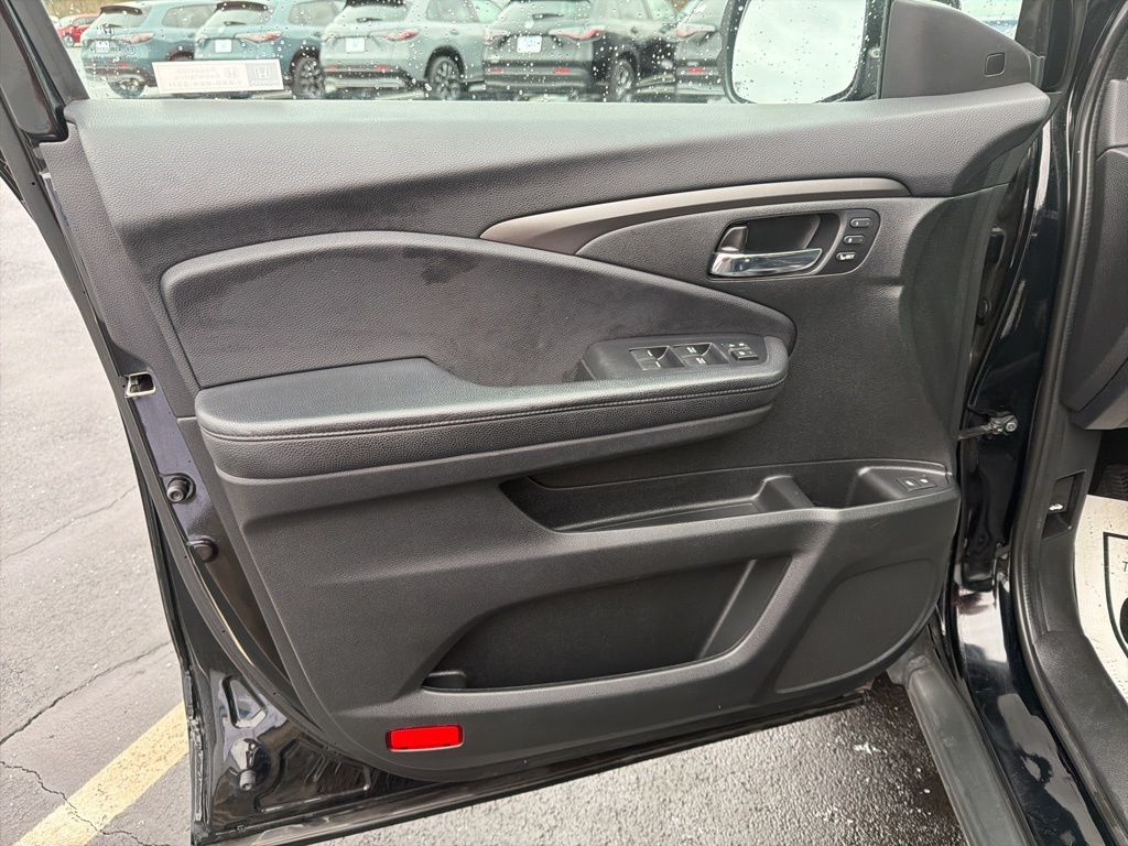 Thumbnail: 2019 Honda Pilot - 19