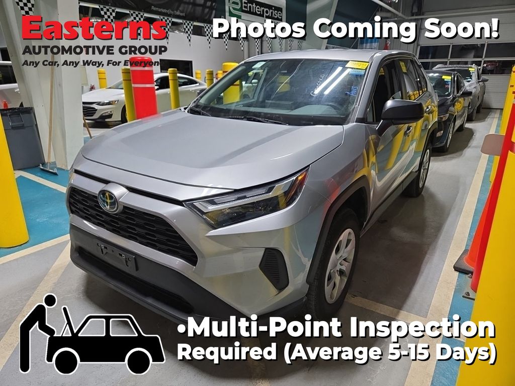 2024 Toyota RAV4 LE's photo