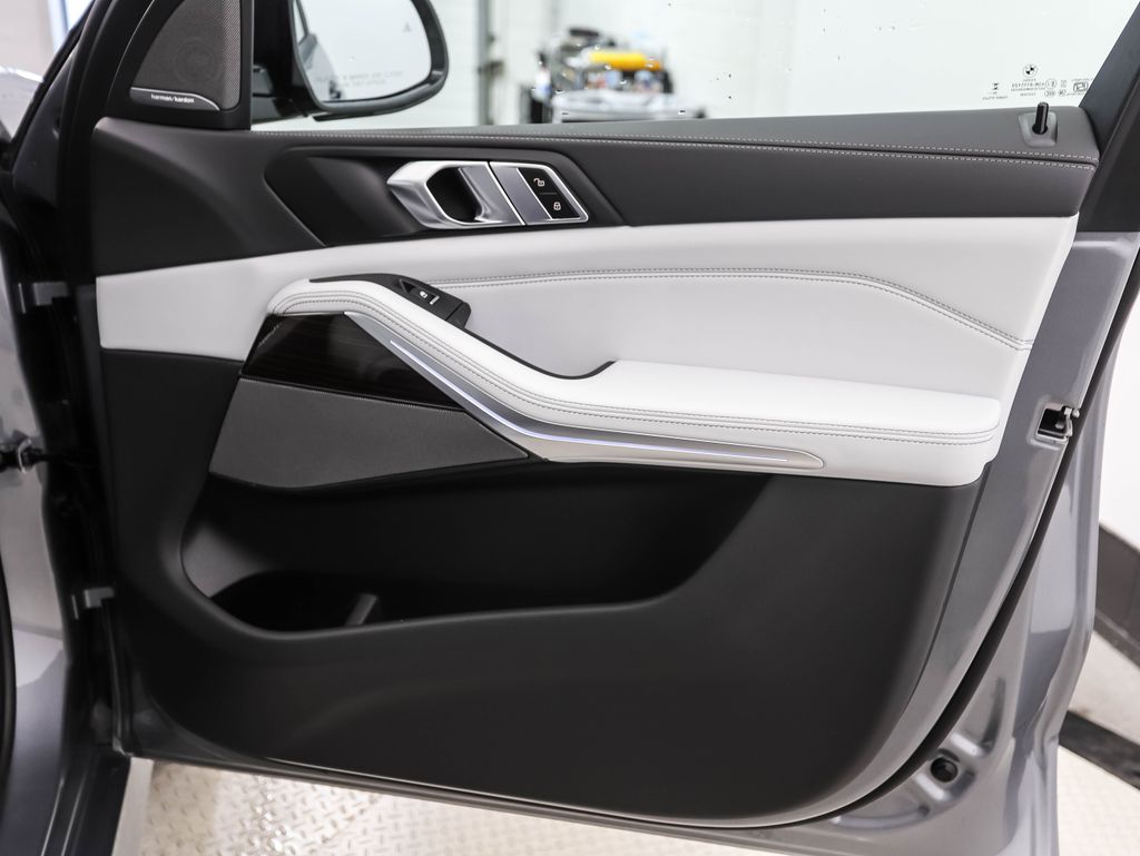 Thumbnail: 2026 BMW X5 - 31