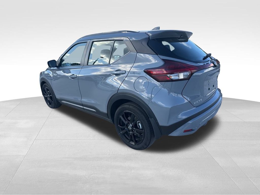 2022 Nissan Kicks SR 7